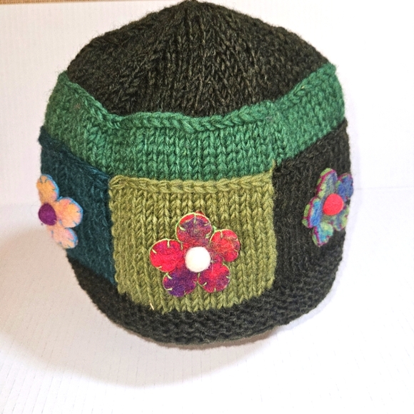 NEW Crochet Knit Felt Flowers stained glass windows beanie hat wool - Picture 1 of 14